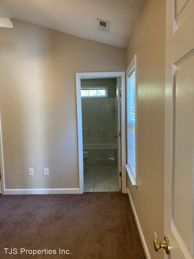 Building Photo - 2 br, 2 bath House - 3808 Elizabeth Avenue