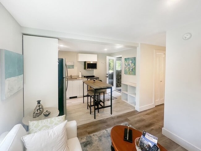 Building Photo - Studio Apartment on Wellington in Breck!  Utilities included.  Year Lease