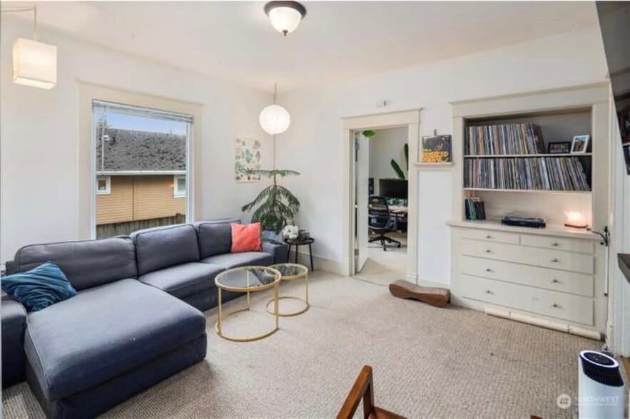 Large main living area with built in storage and old world charm - 2026 Lombard Ave