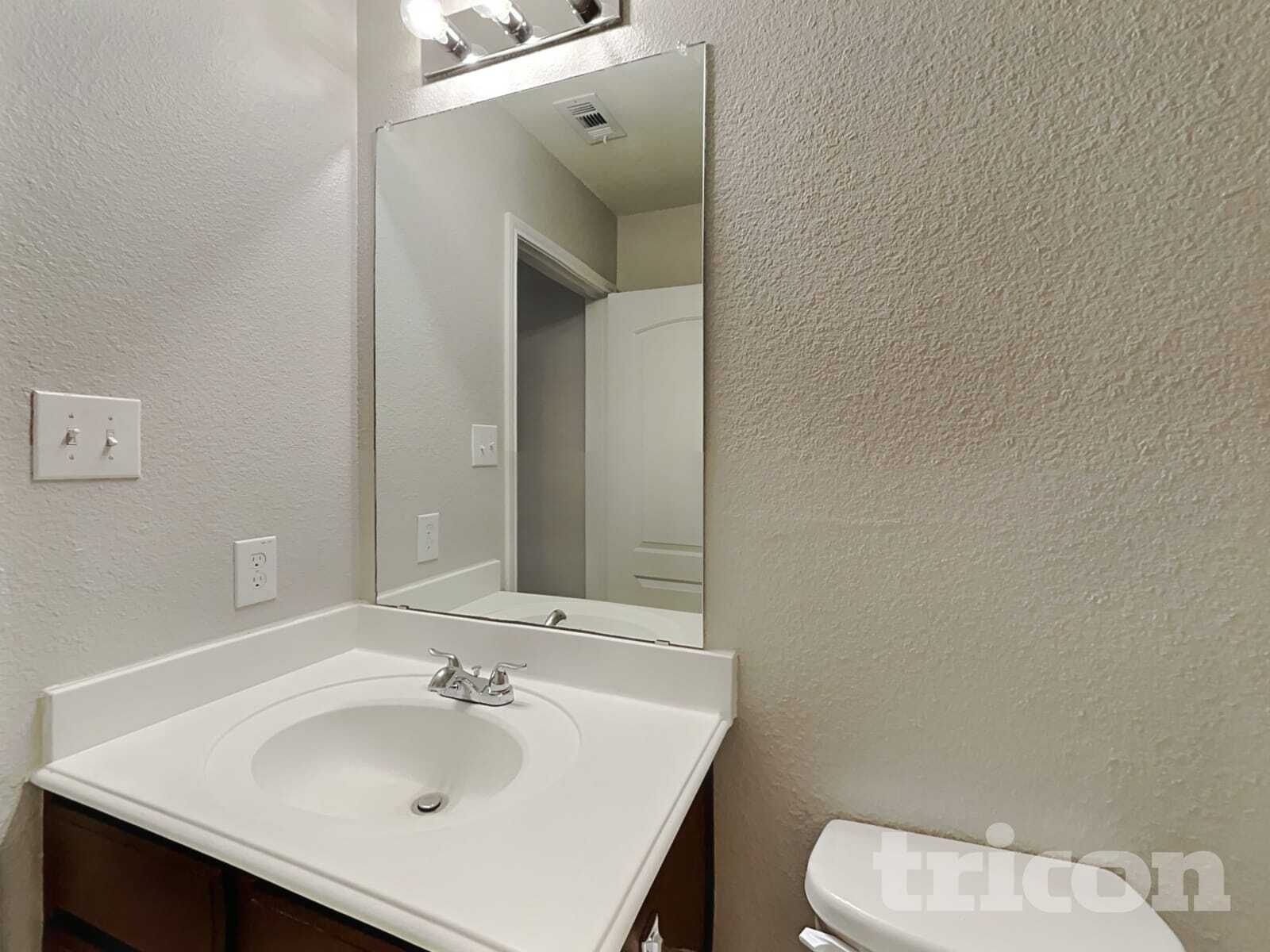 Building Photo - 224 Cottonwood Dr