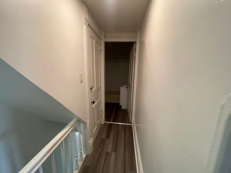 Building Photo - 1019 N Underhill St