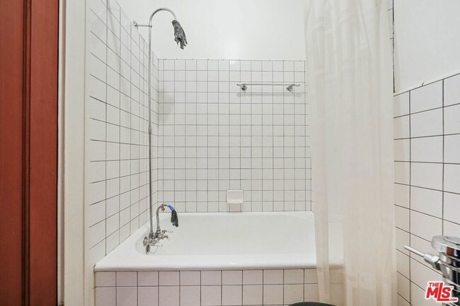Building Photo - 5121 1/2 Eagle Rock Boulevard Unit B