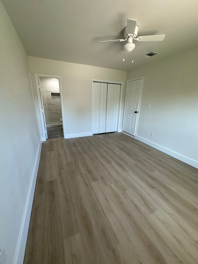 Building Photo - Malibu Active