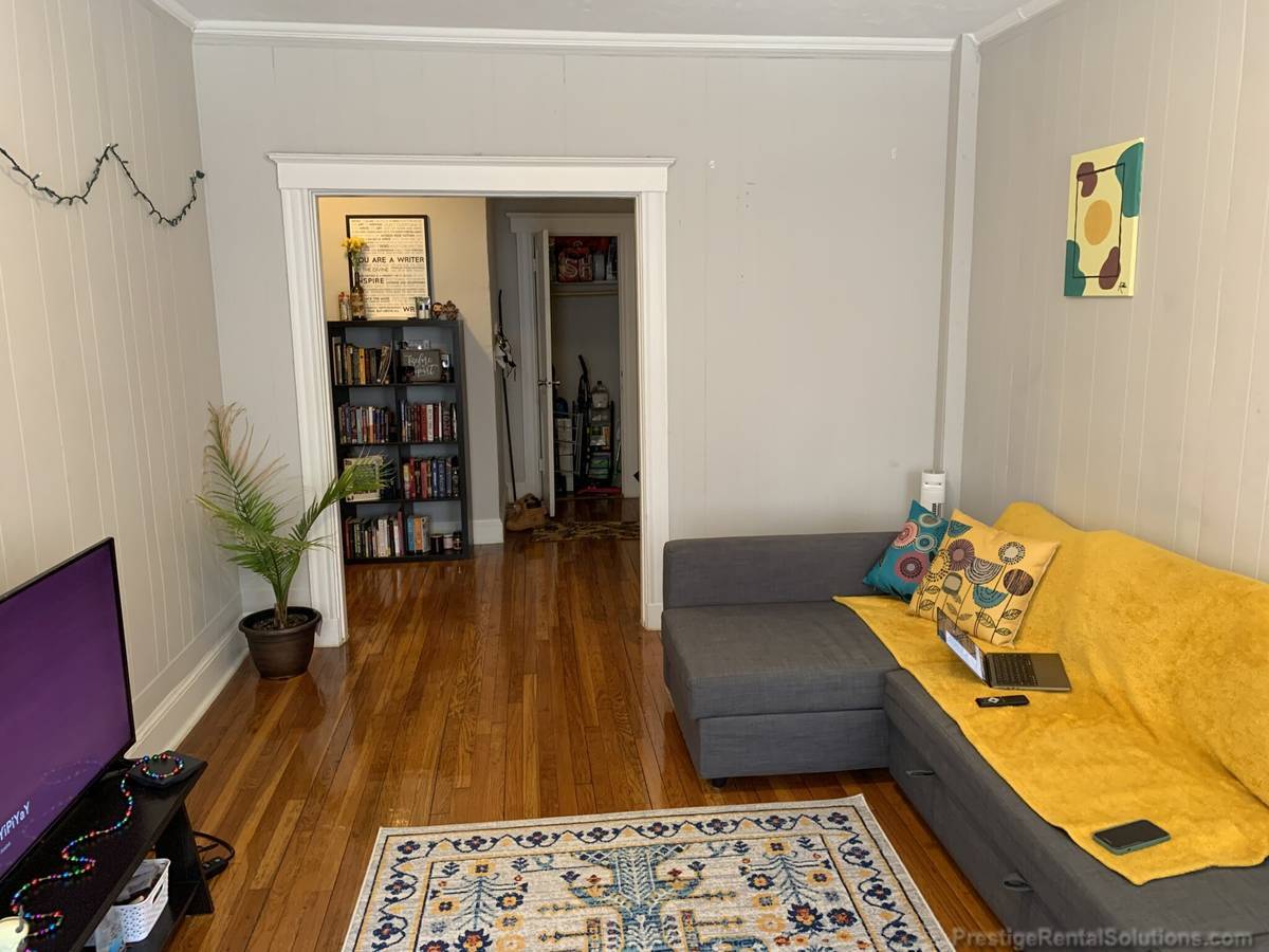 Building Photo - 170 Kelton St