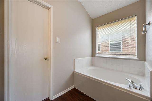 Building Photo - 636 Canyon Pl
