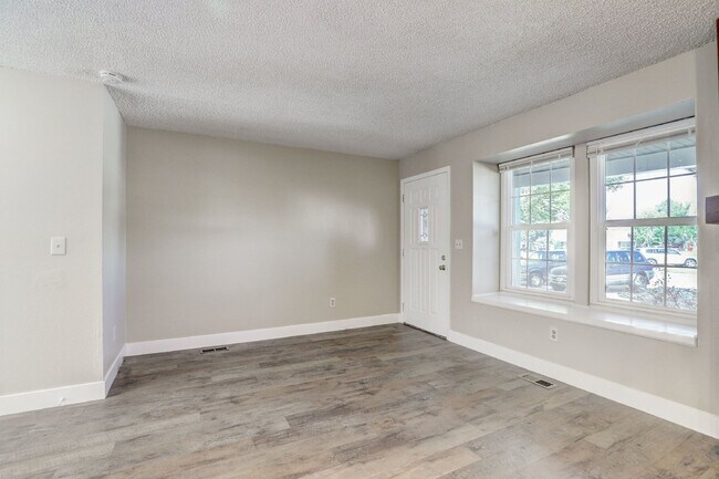 Building Photo - 2BR/2.5BA+ W/D -NEAR Cherry Creek Park