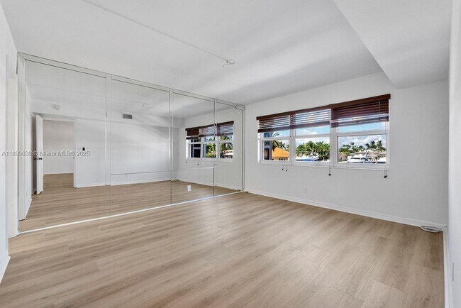 Building Photo - 3111 NE 51st St