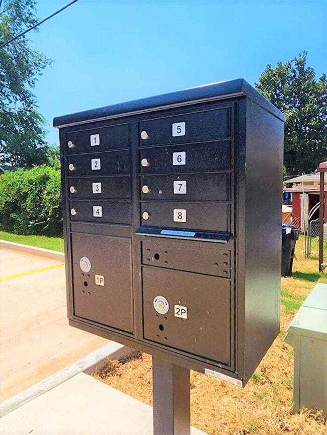 Building Photo - New 3 Bed 2 Bath Duplexes SW 40th & Shields Blvd