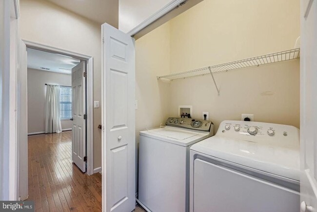 Building Photo - 346 Paladium Ct