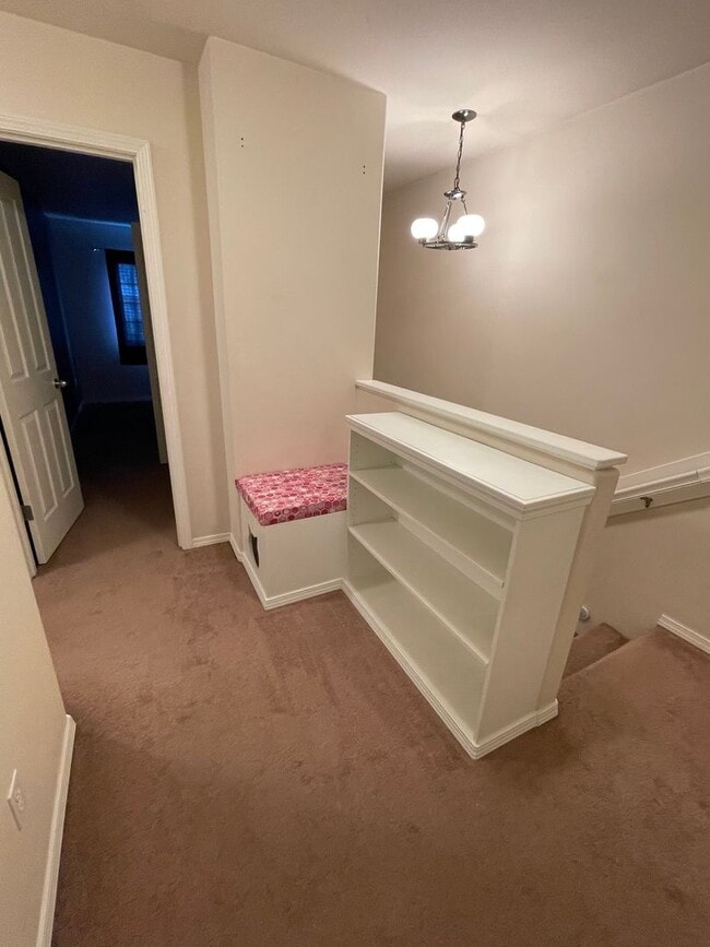 Building Photo - Three bedroom located near JBER