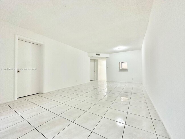 Building Photo - 7900 Fairview Dr