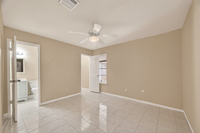 Building Photo - 12006 New Brunswick Dr