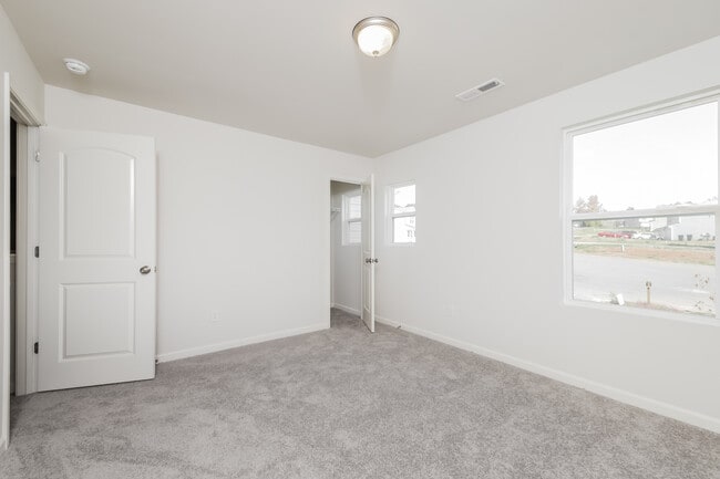 Building Photo - 6386 Century Ln, Thomasville, NC