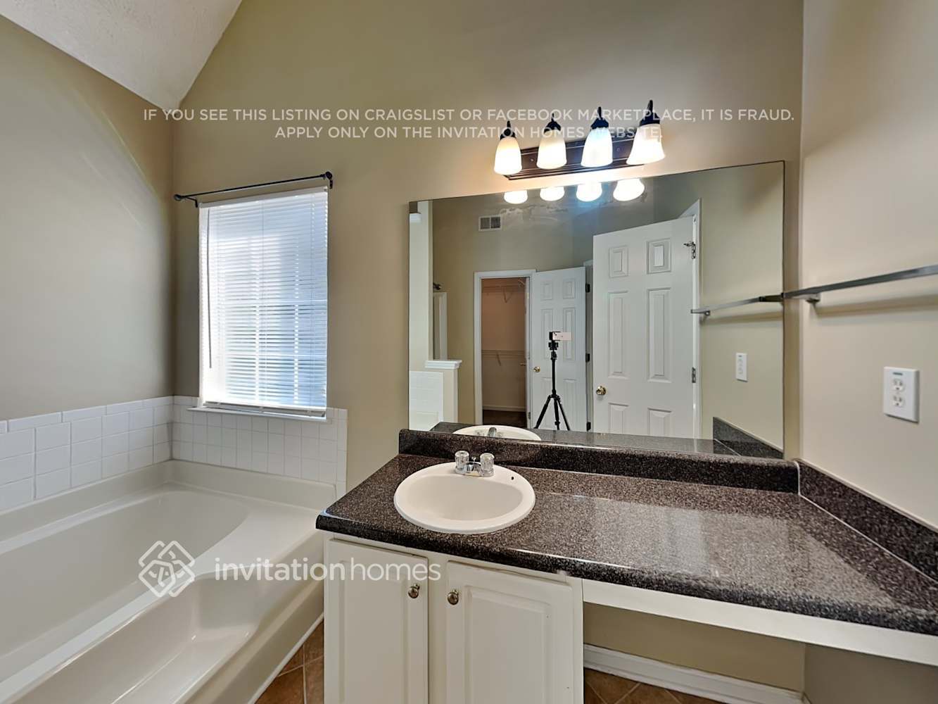 Building Photo - 2549 Mead Ct
