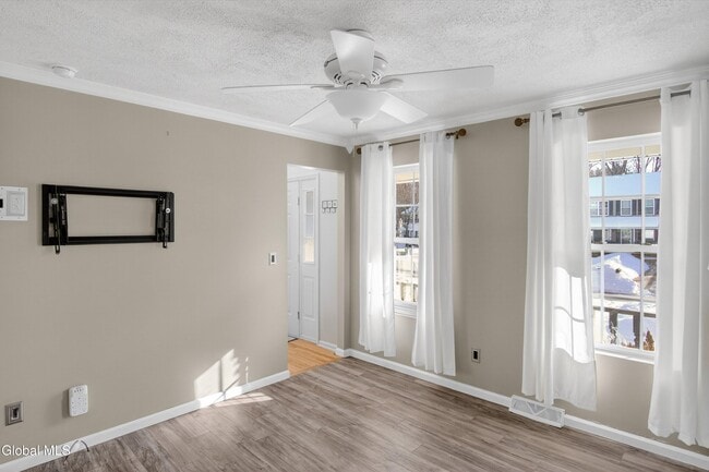 Building Photo - 3 David Ln