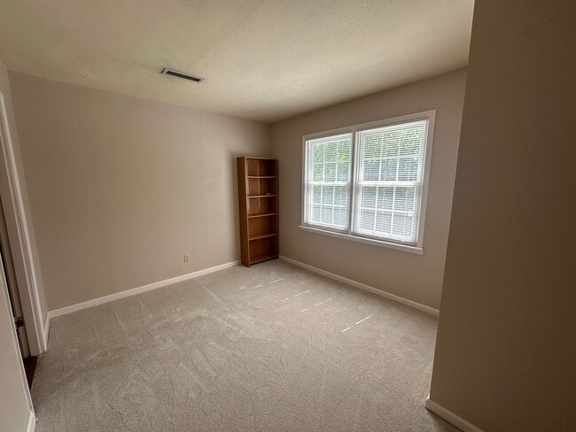 Building Photo - Secluded 3BR/2BA Home in Heflin – Lawncare...
