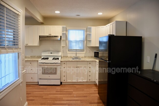 Building Photo - 3238 Highland Park Pl