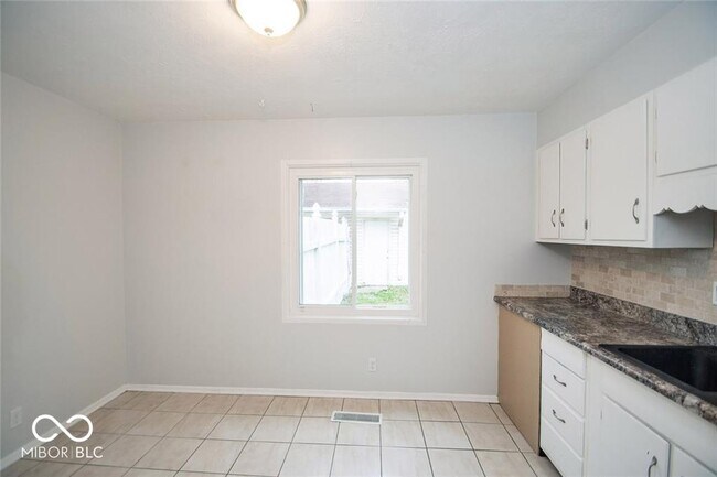 Building Photo - 4610 Karen Dr