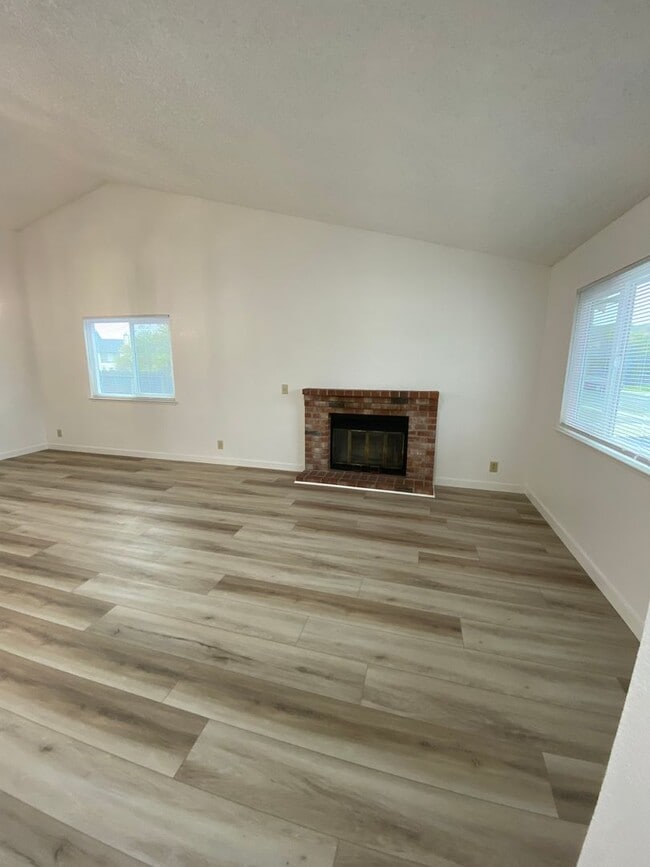 Building Photo - Fully Remodeled Single Story Spacious 3bed/2 bath home on corner lot in Suisun City!!!!