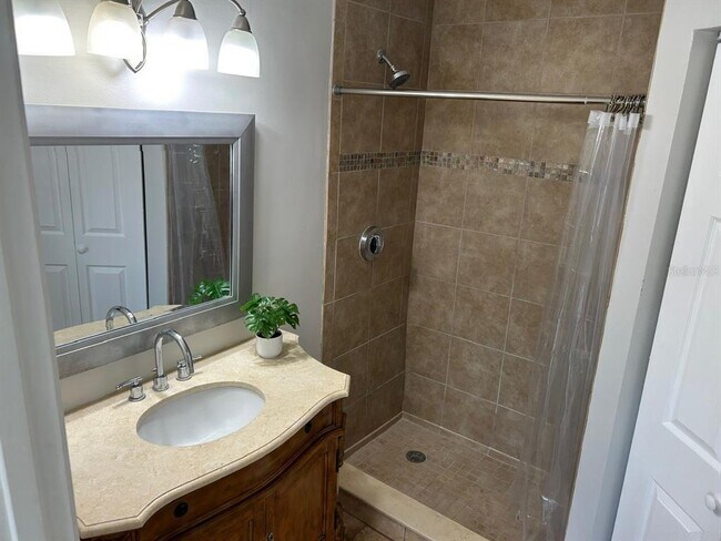 Building Photo - 727 Sugar Bay Way