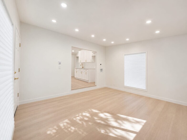 Building Photo - 8 Woodland Cir N