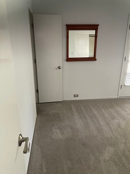 Building Photo - 8445 S 48th St