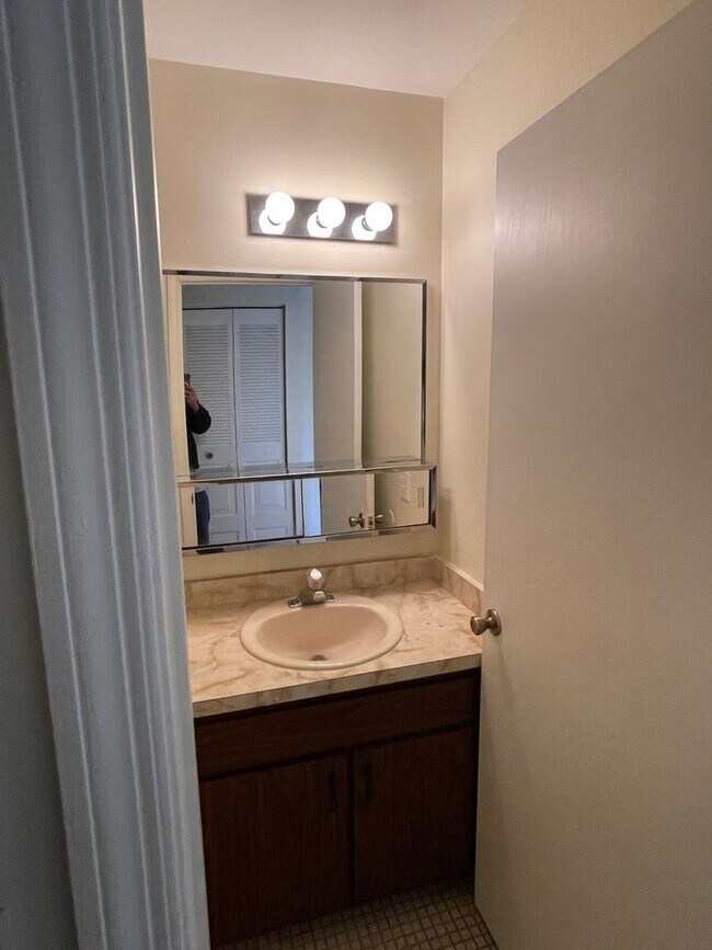 Building Photo - Limited Time Offer – Sign a lease on or be...