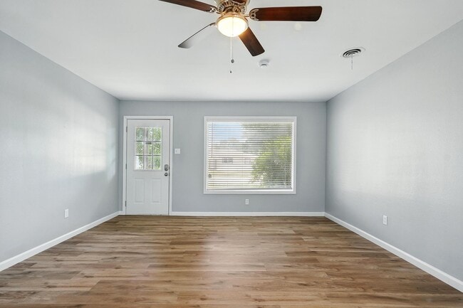 Building Photo - 5107 Durango Dr