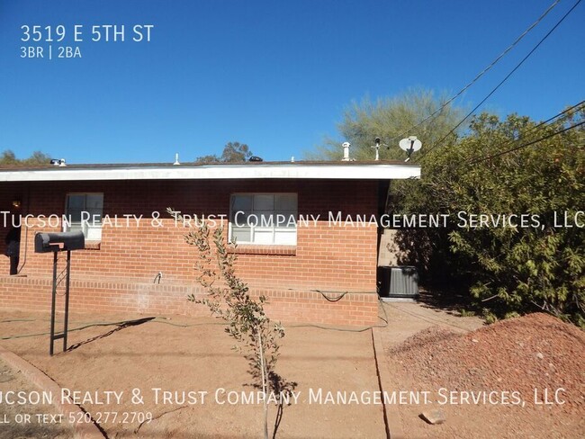 Building Photo - In the heart of Tucson, your new home awaits,