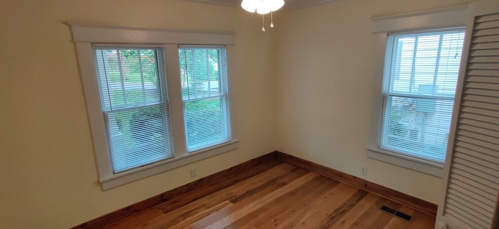 Building Photo - 306 53rd Ave N