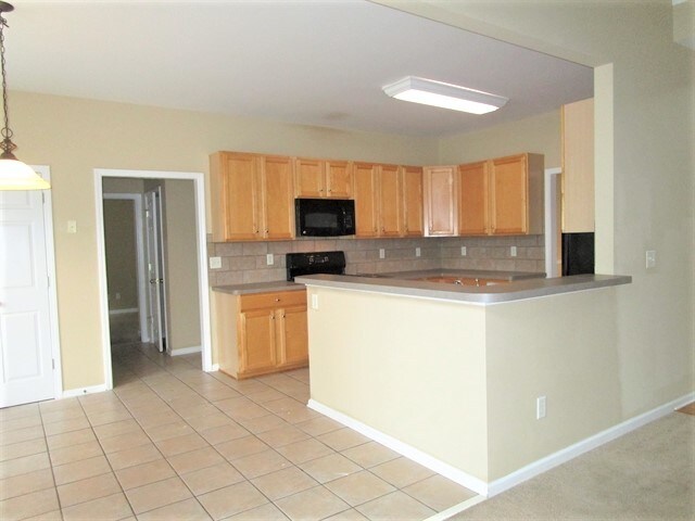 Building Photo - 2420 Queensboro Ln