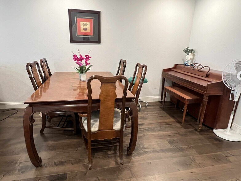 Building Photo - 870 Fremont St