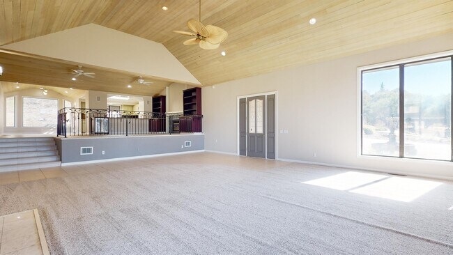 Building Photo - 9168 Eastside Rd