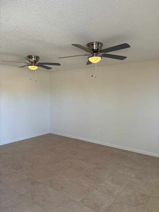 Building Photo - 72265 Sun Valley Dr