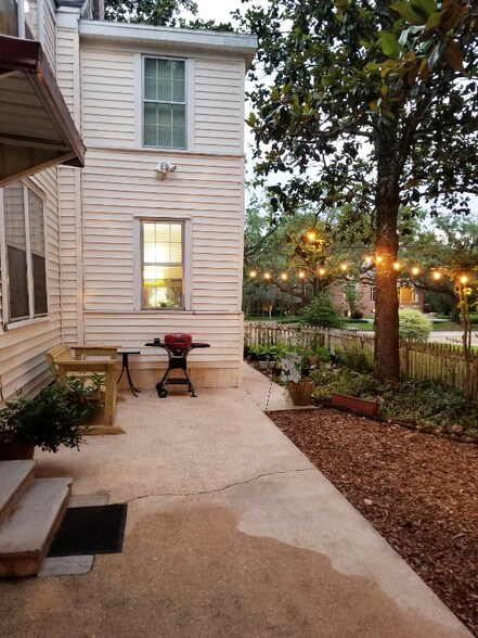 Building Photo - 1677 Government St