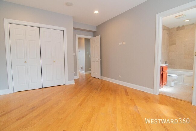 Building Photo - 2036 Arthur-2E