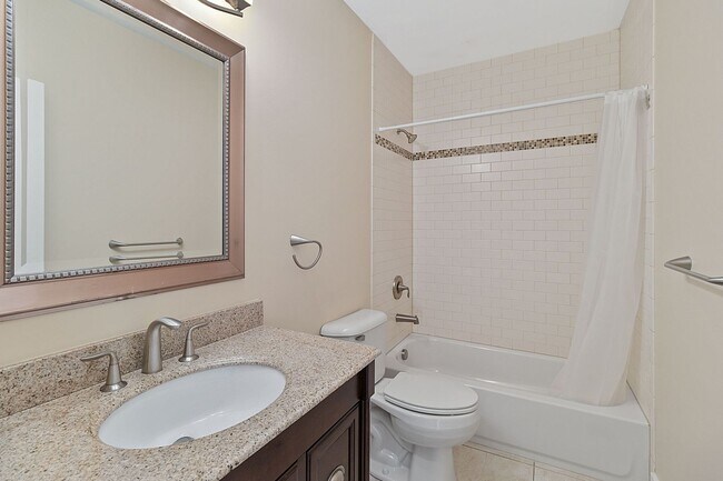 Building Photo - 3739 Hyde Park Ave