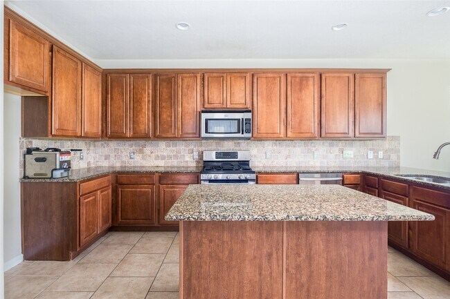 Building Photo - 26114 Sandersgate Ln