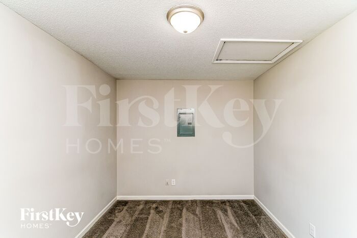 Building Photo - 2466 Shadow Valley Rd