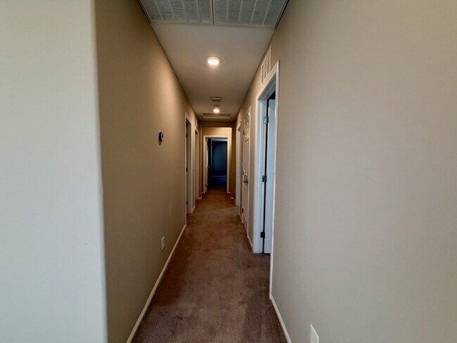 Building Photo - TWO STORY 3 BED 2.5 BATH HOME WITH SOLAR.