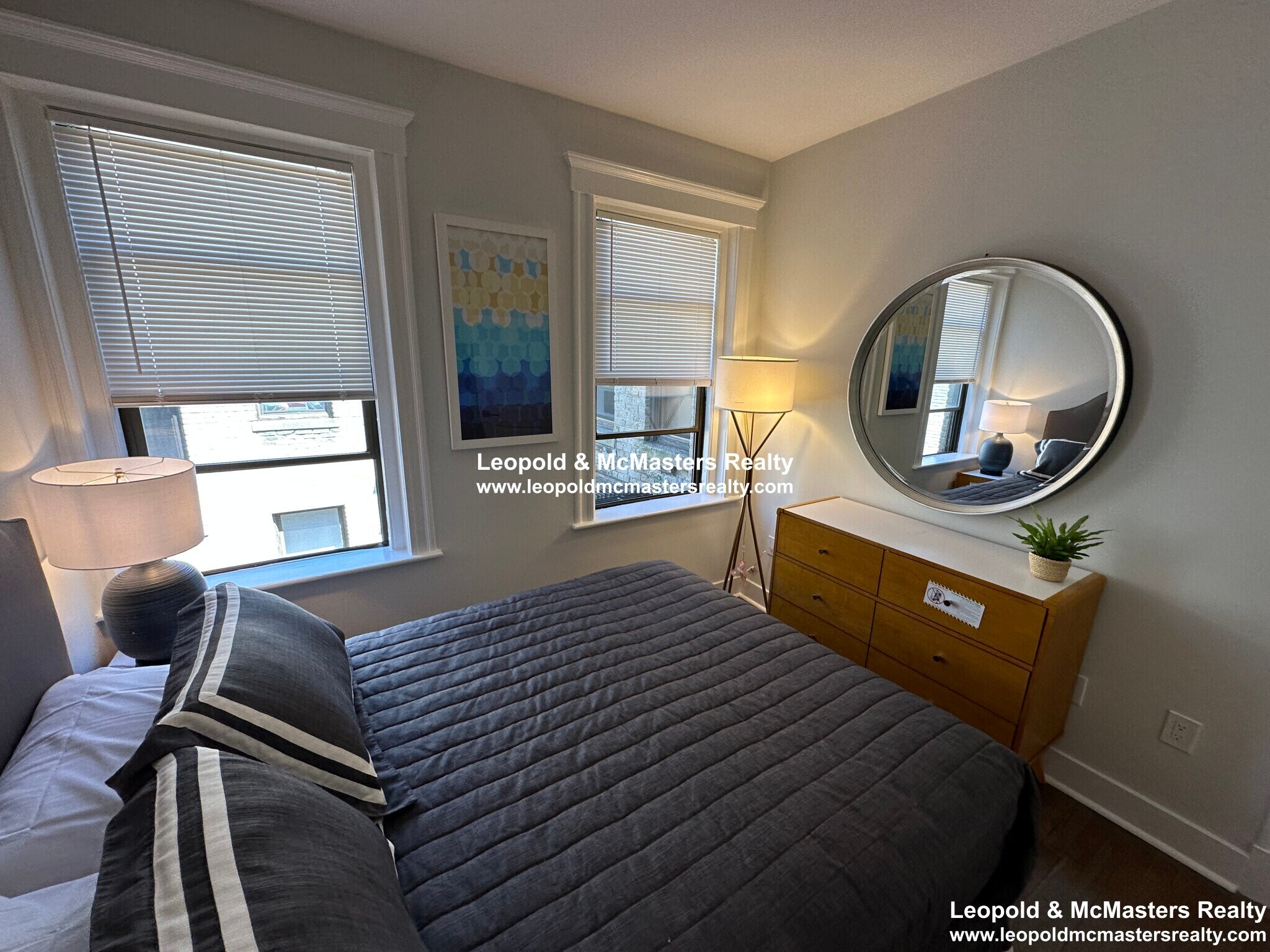 Building Photo - 51 Park Dr