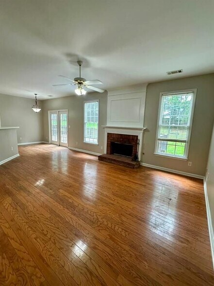 Building Photo - 1023 Tanners Point Dr
