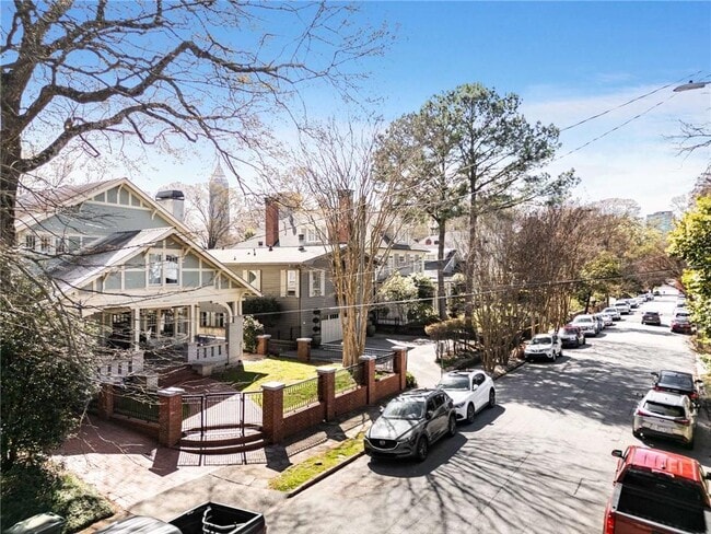 Building Photo - 349 9th St NE