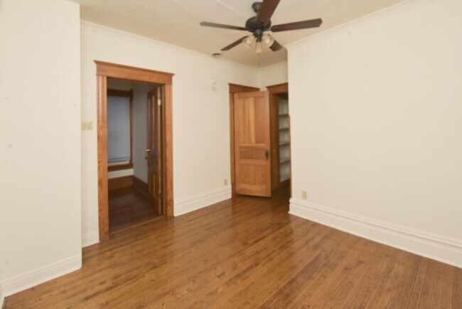 Building Photo - 1246 W Diversey Pkwy