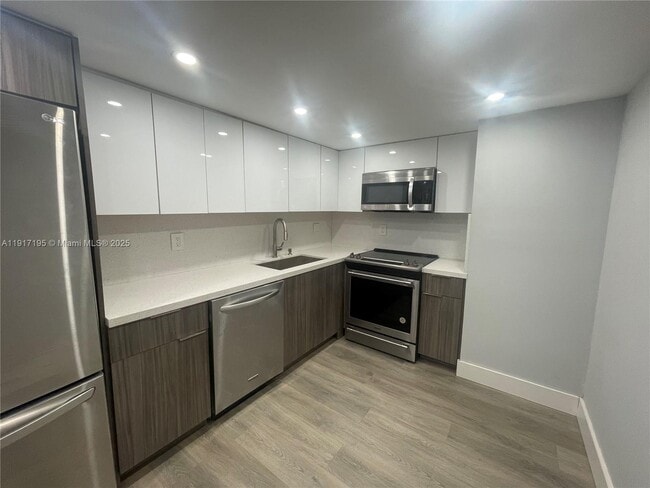 Building Photo - 780 NE 69th St