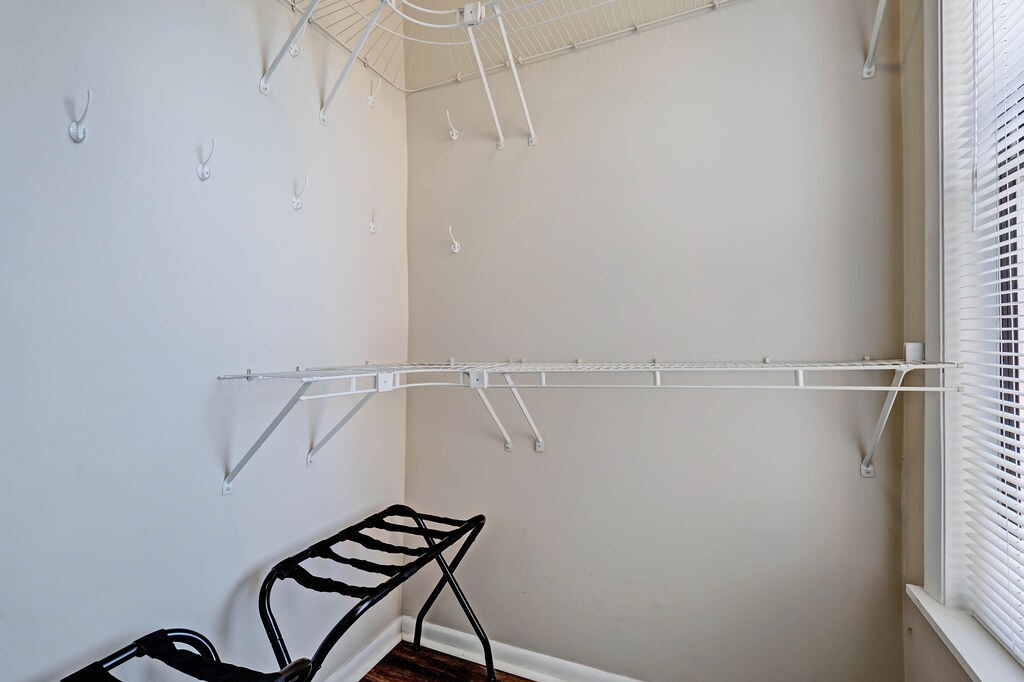 Building Photo - 729 Hamlet St