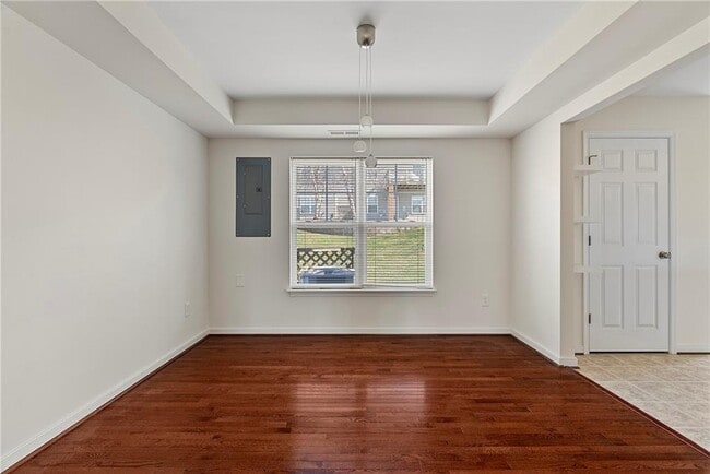 Building Photo - 570 Abbey Village Cir