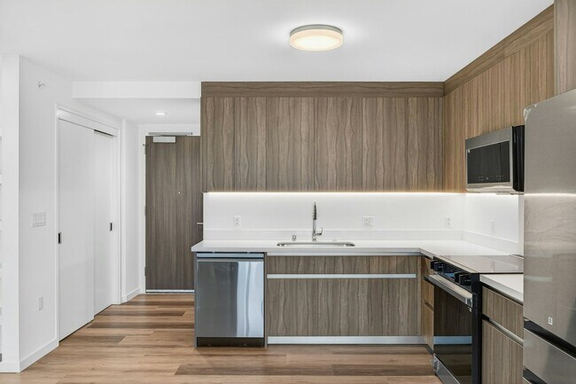 Building Photo - 1500 Rycroft St