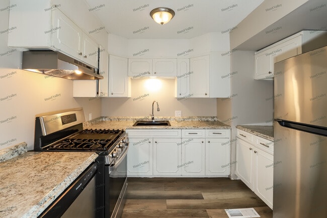 Building Photo - 4613 Myrtle Ave