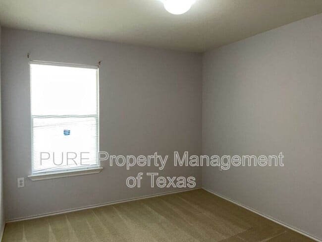 Building Photo - 9005 Sun Shower Bend